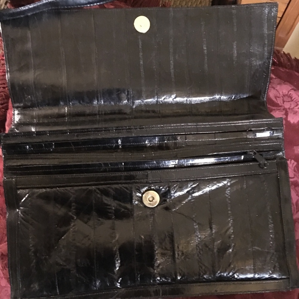 Beautiful Black Eel Skin Elegant Clutch B021 - Picture 3 of 3